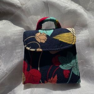 VERA BRADLEY PURSE MIRROR